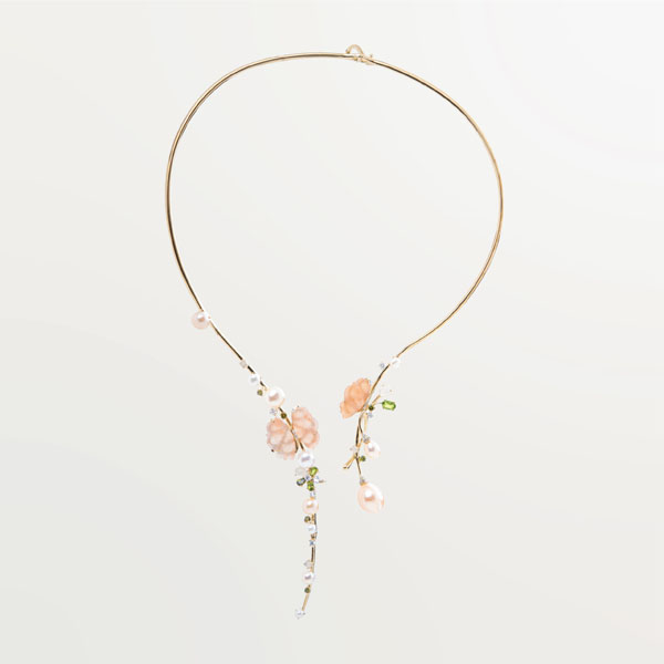 EXQUISITE FLORAL WITH PEARLS CHOKER